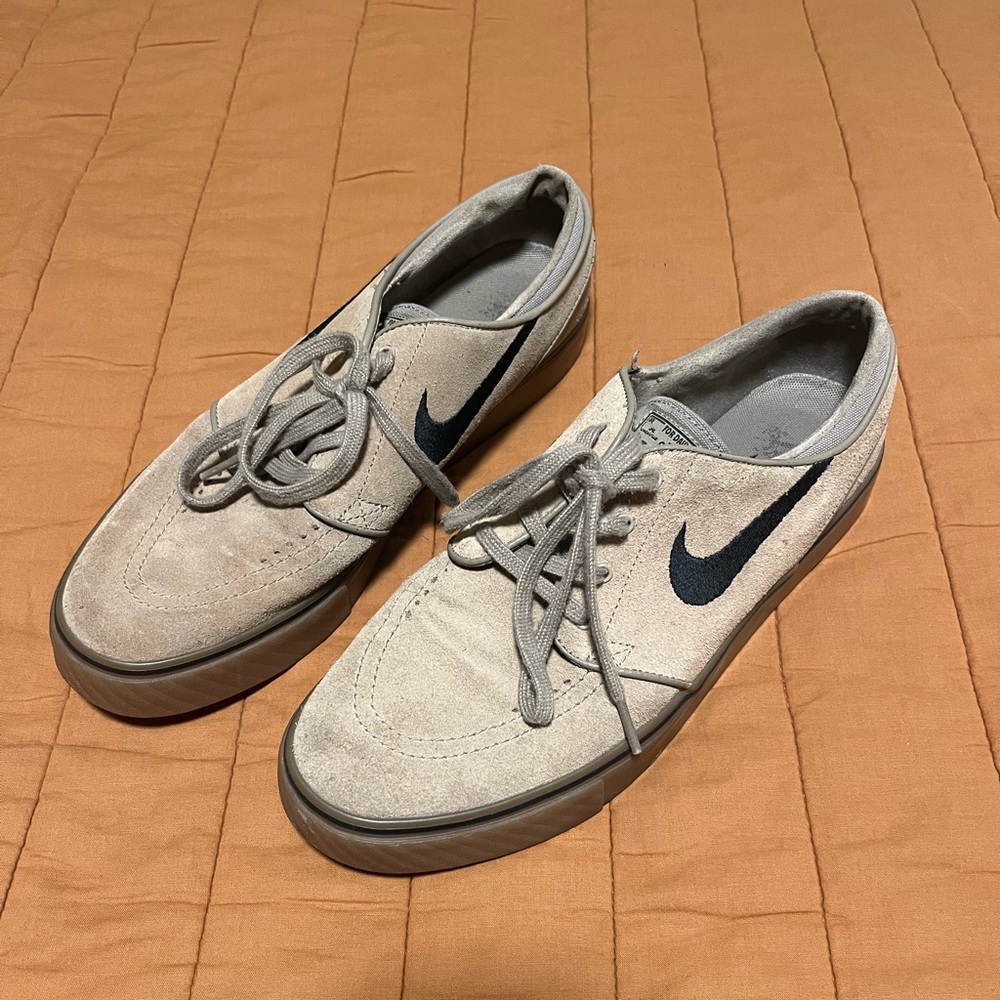 Men’s Nike Stefan Janoski Shoes Tan size 9.5